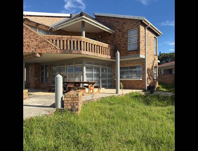 8 BEDROOM HOUSE FOR SALE IN DOC WILSON POINT